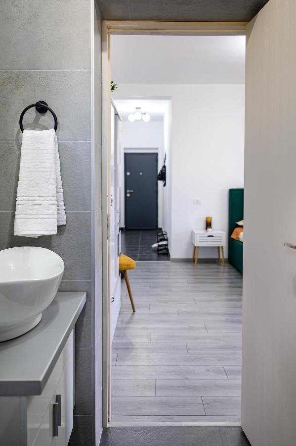 Ferienwohnung Nina House Târgu Jiu Exterior foto